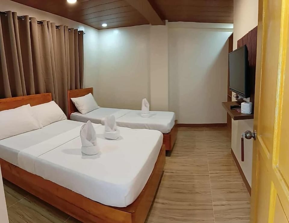 Family Double or Twin Room | Free WiFi, bed sheets