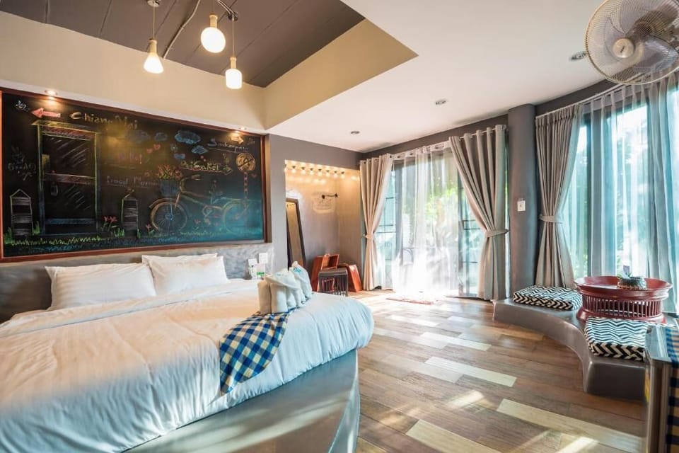 Superior Room | Desk, rollaway beds, free WiFi, bed sheets