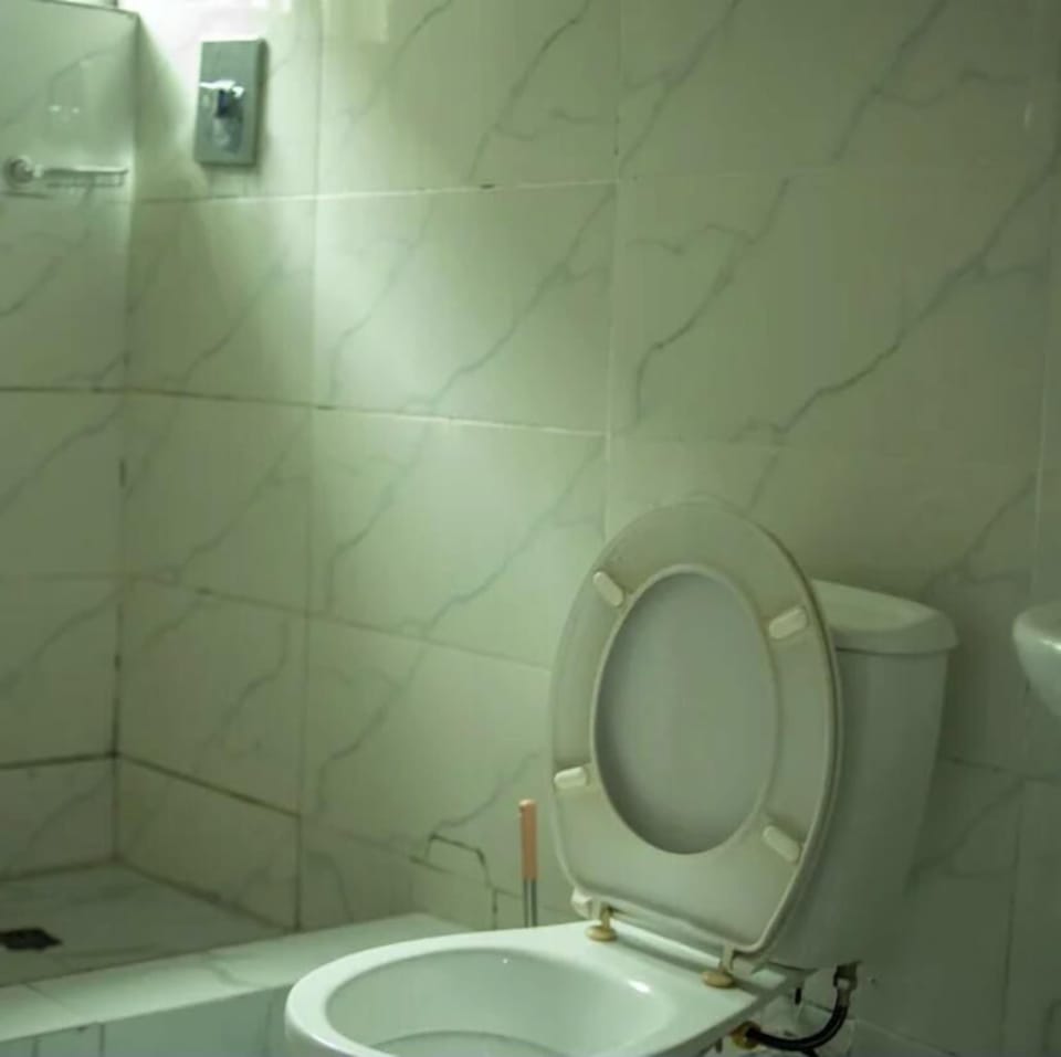 Standard Single Room | Laptop workspace, free WiFi