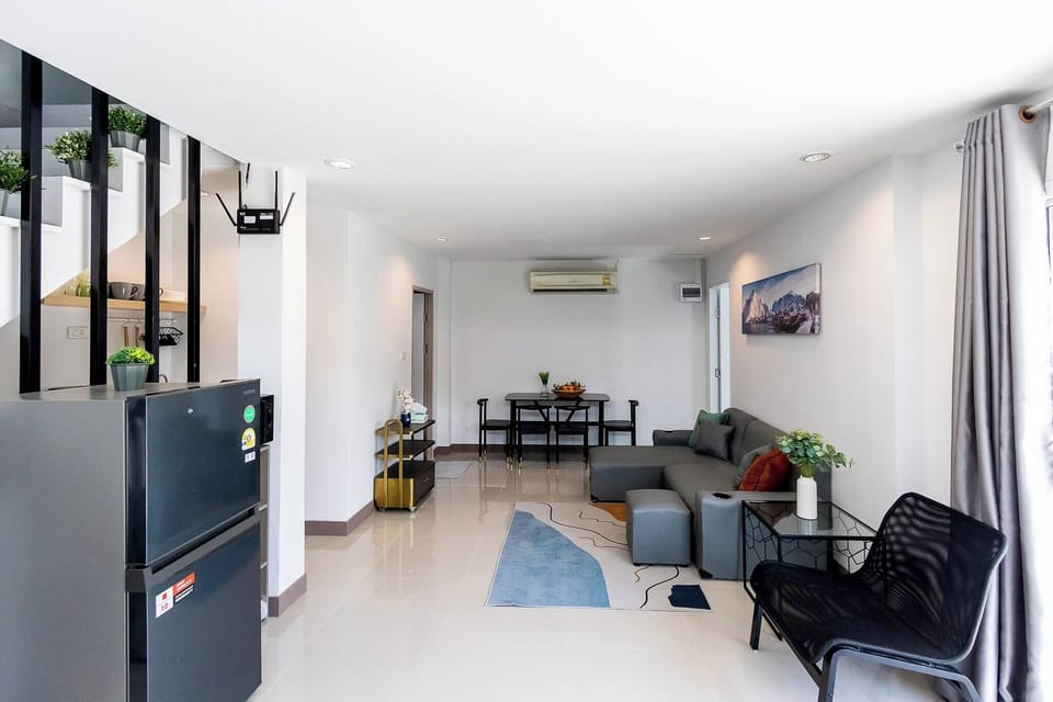 Chalet, 2 Bedrooms | Living room