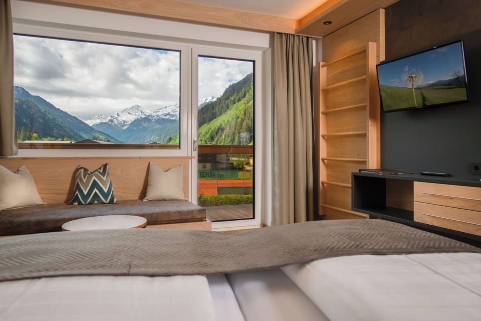 Superior Triple Room | Premium bedding, in-room safe, desk, soundproofing
