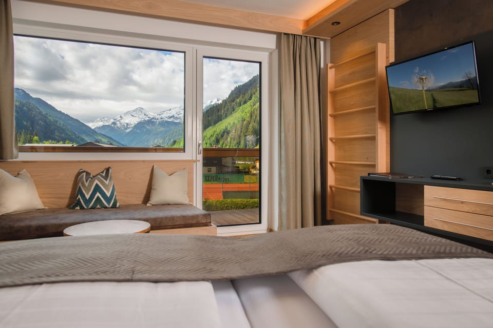 Premium Double Room | Premium bedding, in-room safe, desk, soundproofing