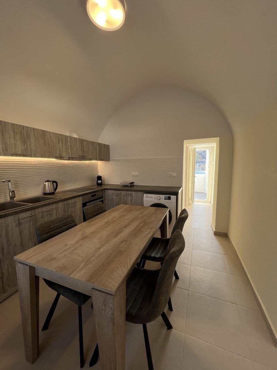 Deluxe Villa, Courtyard View | Private kitchen