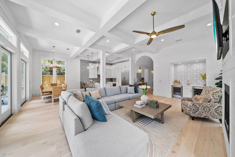 House, 6 Bedrooms | Living area