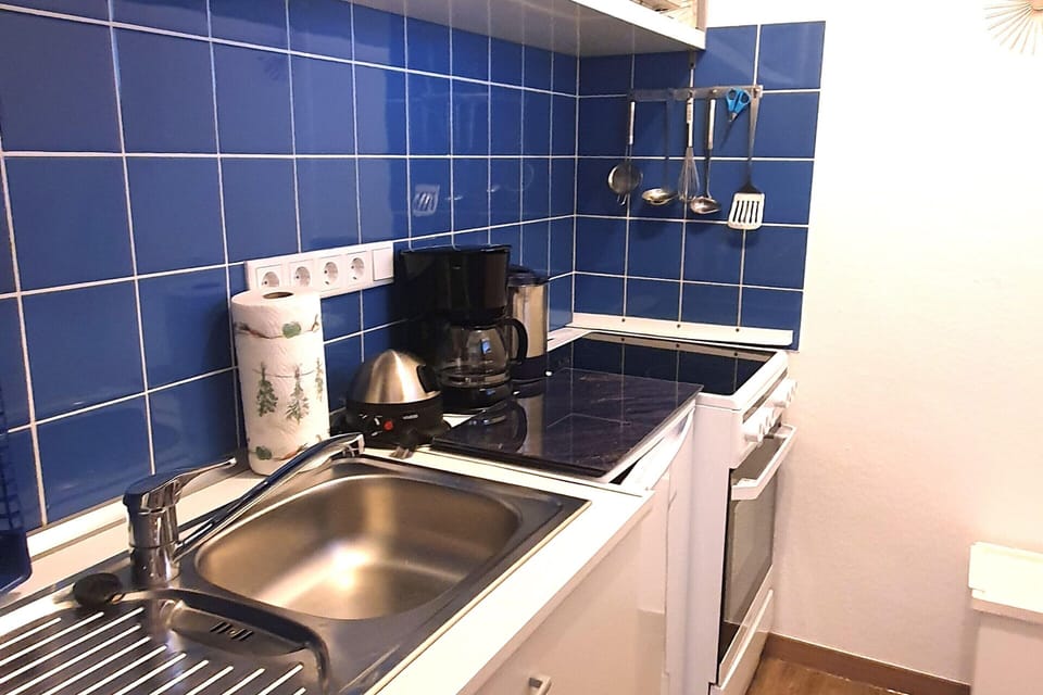Apartment | Private kitchen | Cookware/dishes/utensils