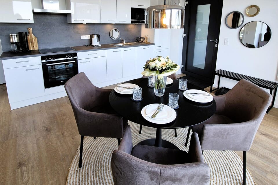 Apartment | Private kitchen | Cookware/dishes/utensils