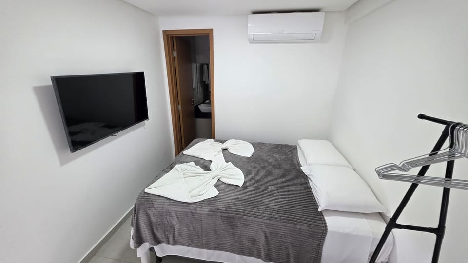 Classic Apartment, Garden View | Laptop workspace, free WiFi