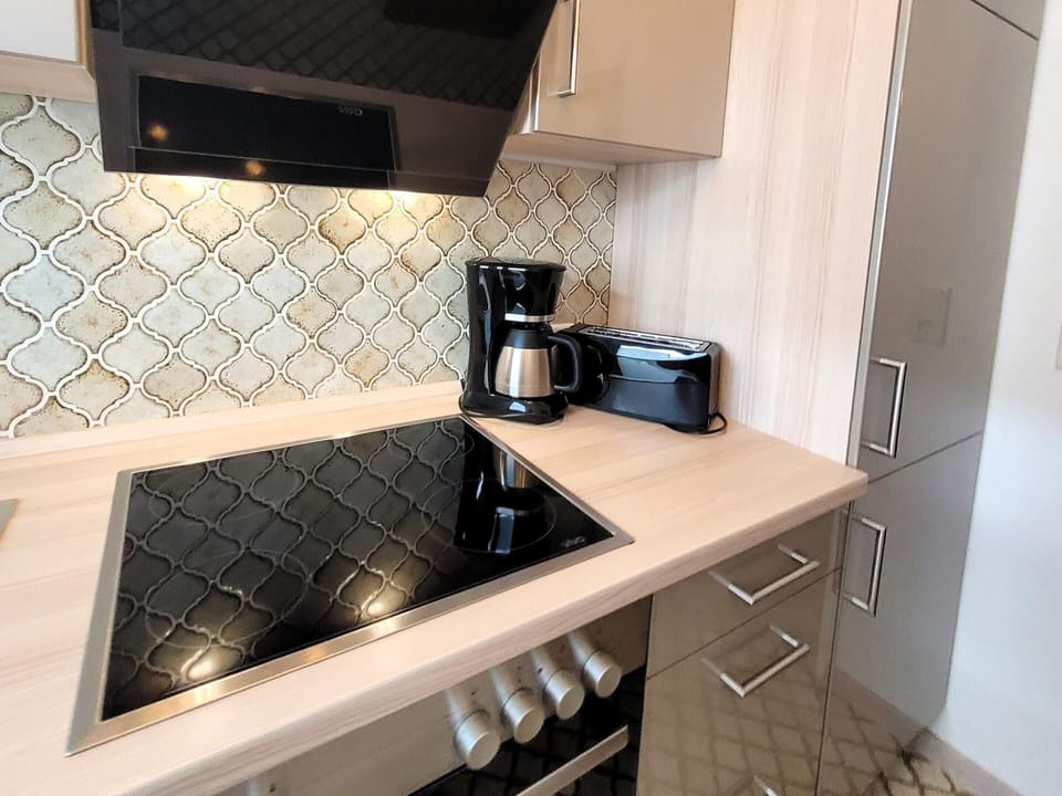 Apartment | Private kitchen | Cookware/dishes/utensils