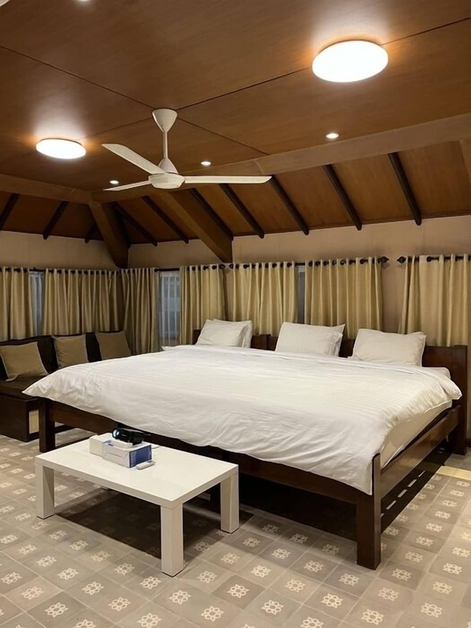 YUDISTIRA ALL UNIT 3 BED ROOM | Free WiFi, bed sheets