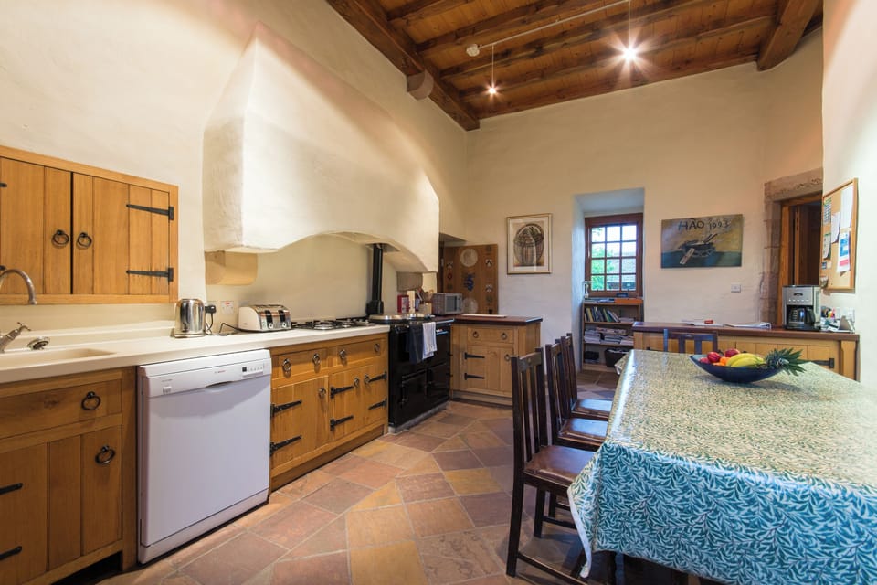 Apartment, Garden View | Private kitchen | Fridge, microwave, oven, stovetop