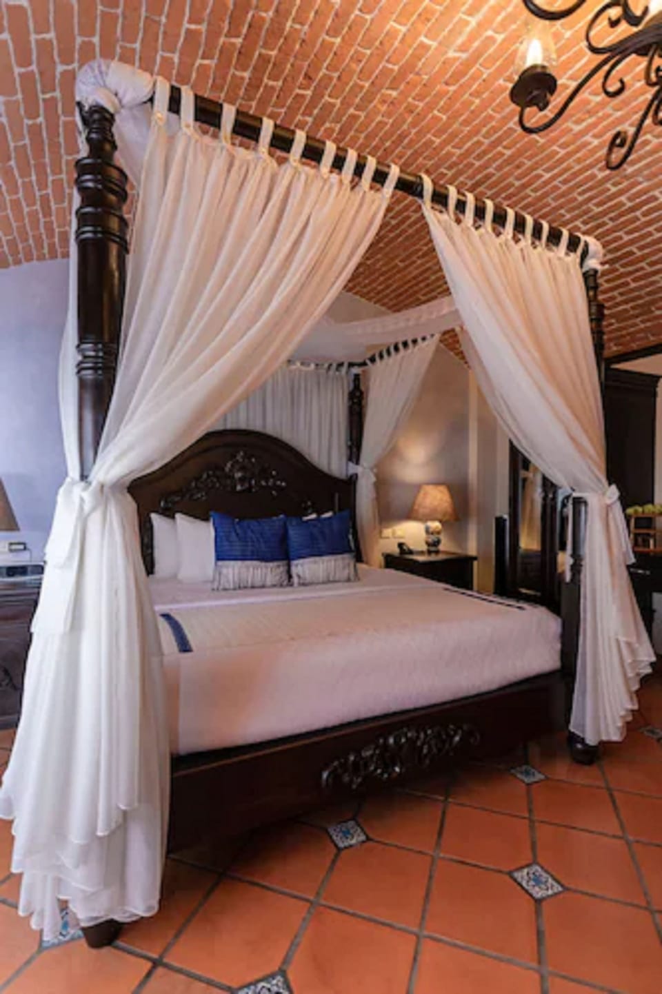Junior Suite | Premium bedding, down comforters, pillowtop beds, in-room safe