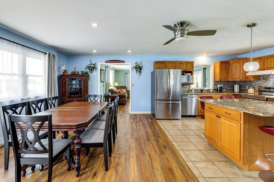 House (3 Bedrooms) | Interior