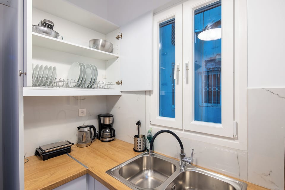 Apartment, 2 Bedrooms, Kitchen, City View | Private kitchen | Full-size fridge, microwave, oven, stovetop