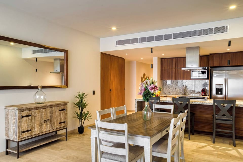 Apartment, Multiple Bedrooms | Dining room