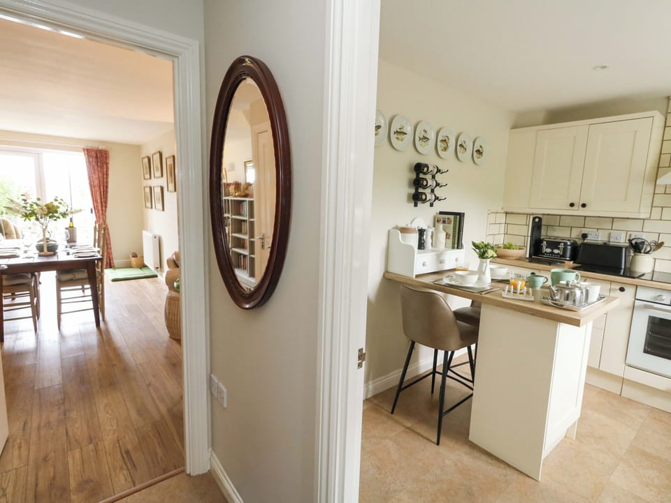Fridge, microwave, dishwasher, toaster