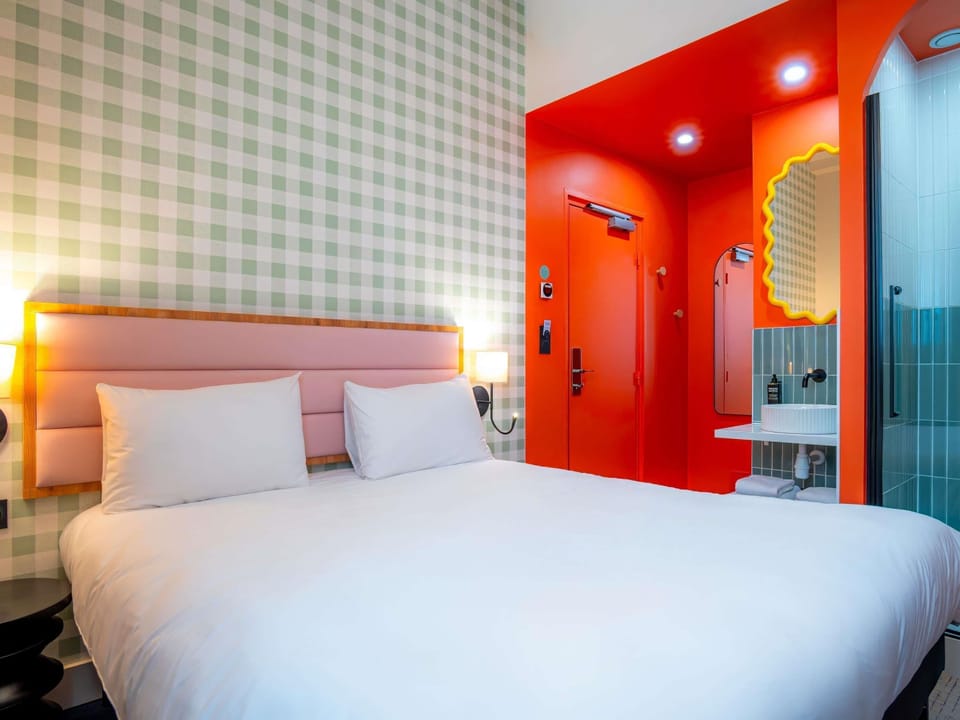 Standard Room, 1 Double Bed | 1 bedroom, premium bedding, blackout drapes, soundproofing