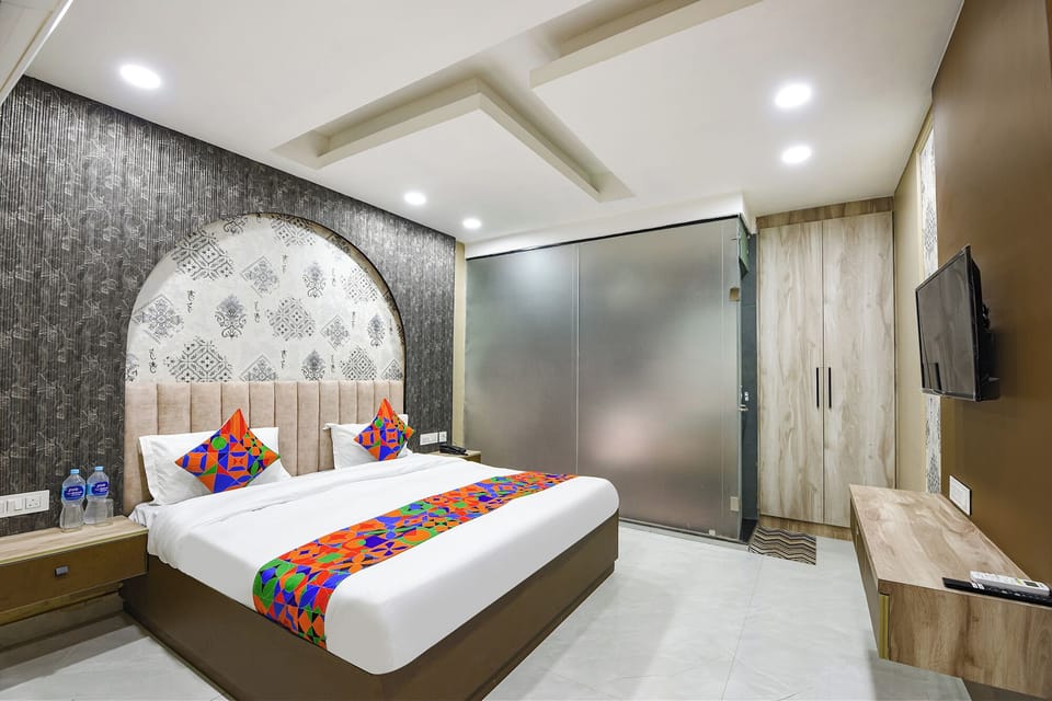 Deluxe Room | Egyptian cotton sheets, premium bedding, in-room safe, free WiFi