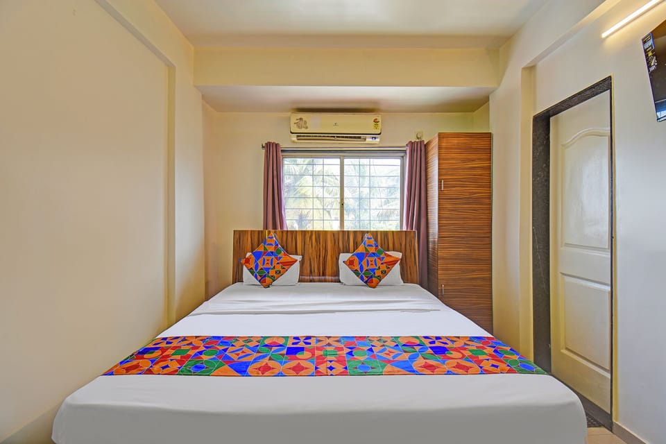 Egyptian cotton sheets, premium bedding, in-room safe, free WiFi