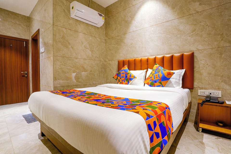 Egyptian cotton sheets, premium bedding, in-room safe, free WiFi