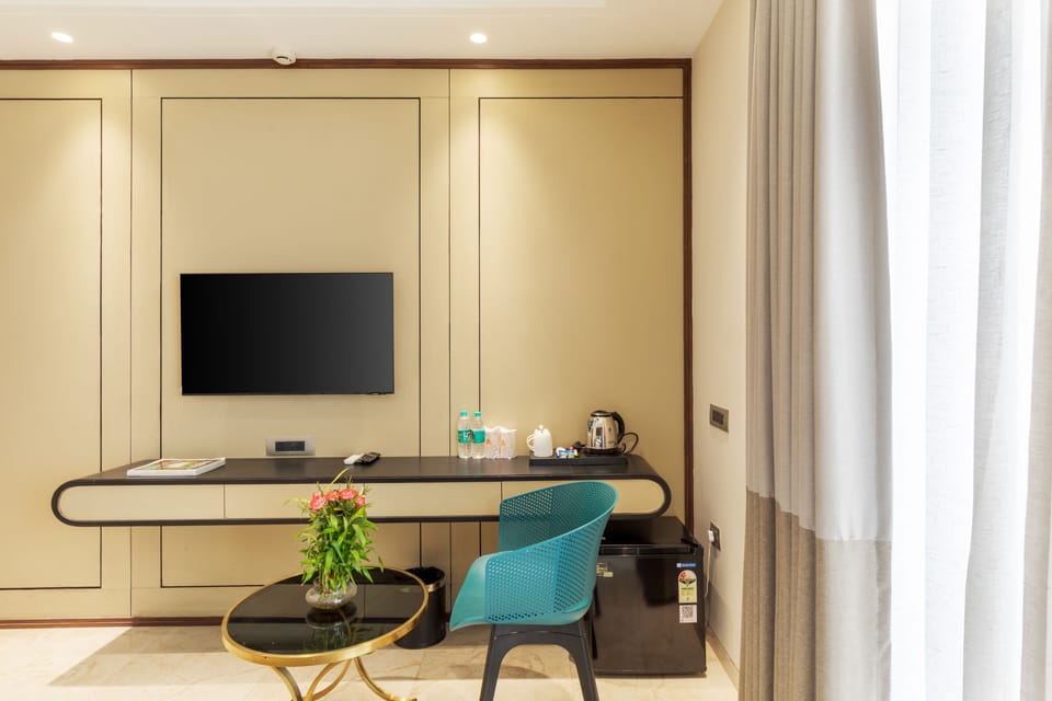 Premium Room, Park View | Desk, laptop workspace, free WiFi