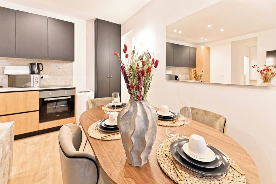 Apartment | Dining