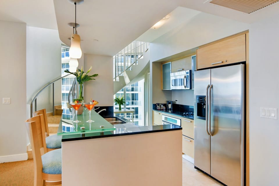 Coffee/tea maker, highchair