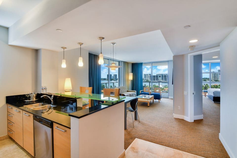 Coffee/tea maker, highchair