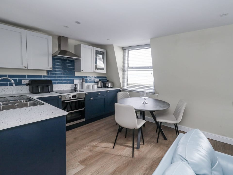 Cottage | Private kitchen | Cookware/dishes/utensils