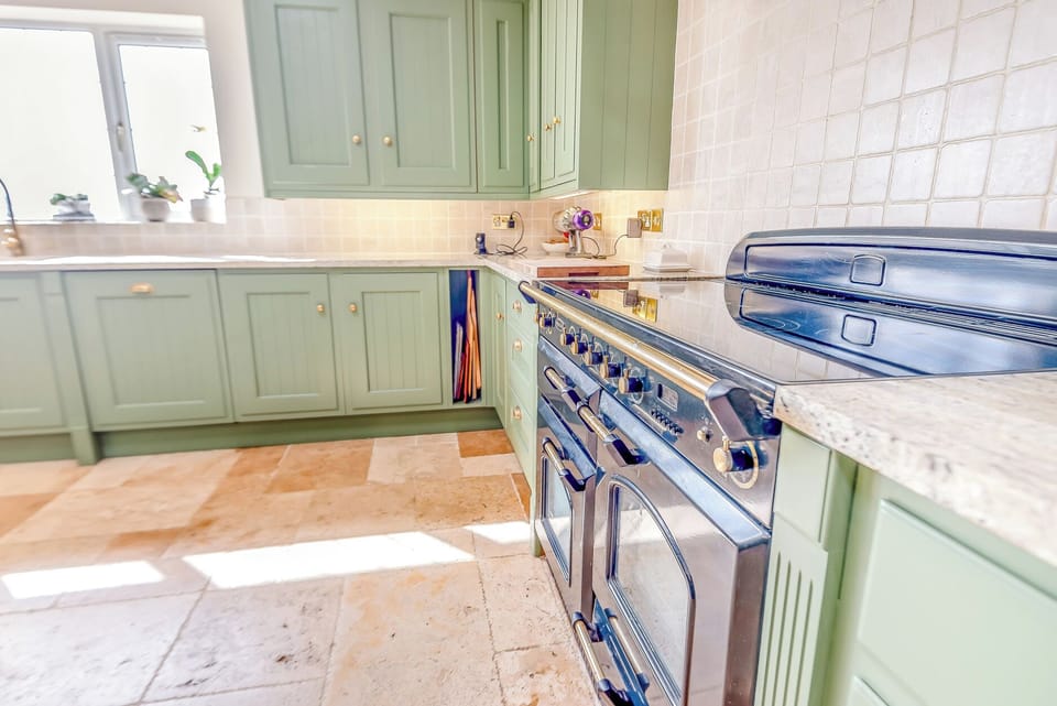 Fridge, dishwasher, toaster, cookware/dishes/utensils