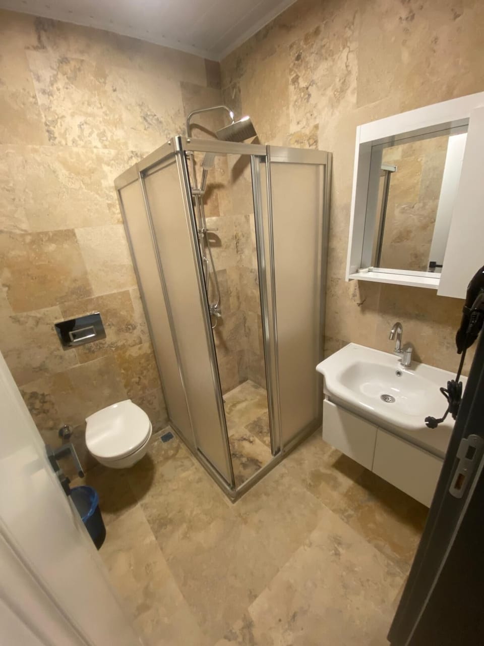 Standard Double or Twin Room, Garden View | Bathroom | Shower, hair dryer, towels, soap