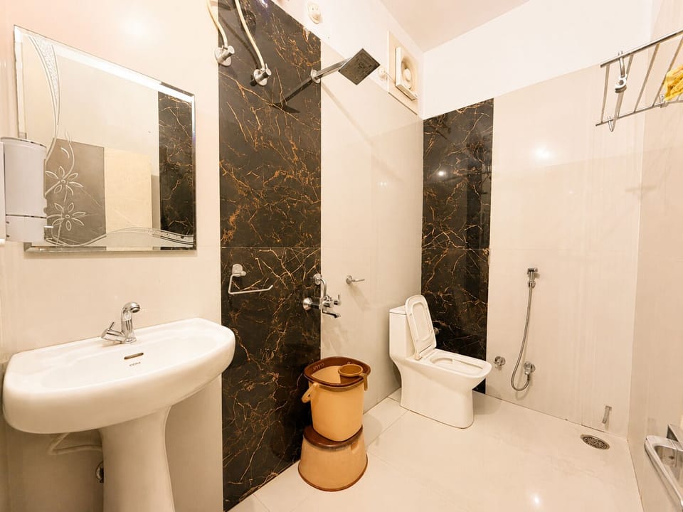 Deluxe Double Room | Bathroom