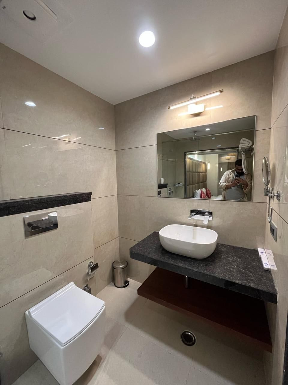 Towels, soap, shampoo, toilet paper