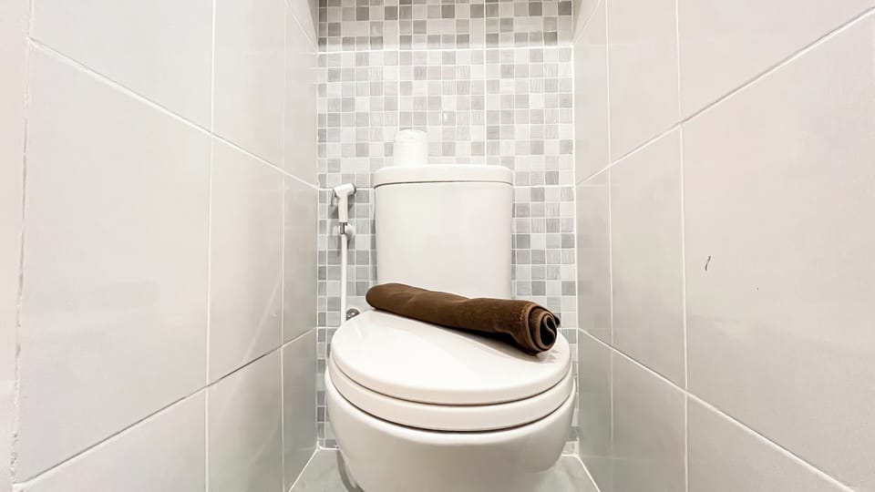 Standard Studio | Bathroom