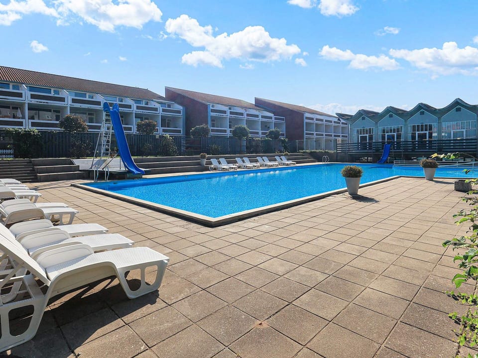 Apartment | Pool | Outdoor pool