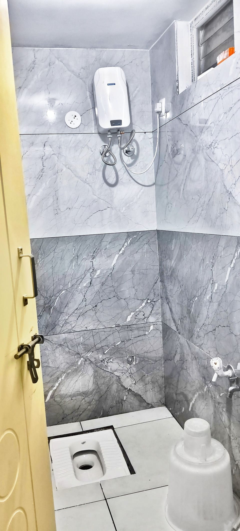 Basic Single Room | Bathroom | Shower, free toiletries, towels, soap