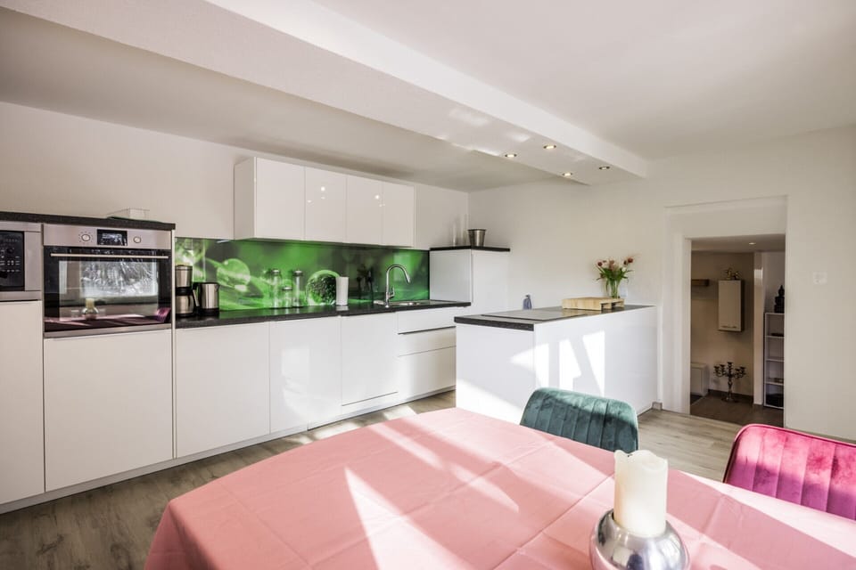 Apartment | Private kitchen | Cookware/dishes/utensils