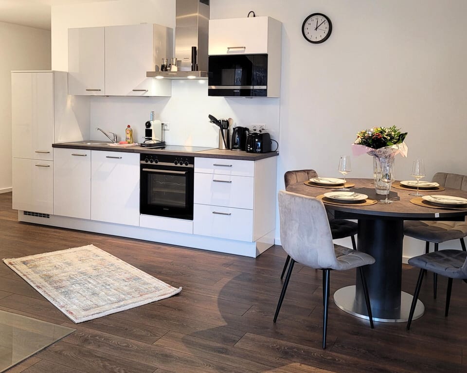 Apartment | Private kitchen | Cookware/dishes/utensils