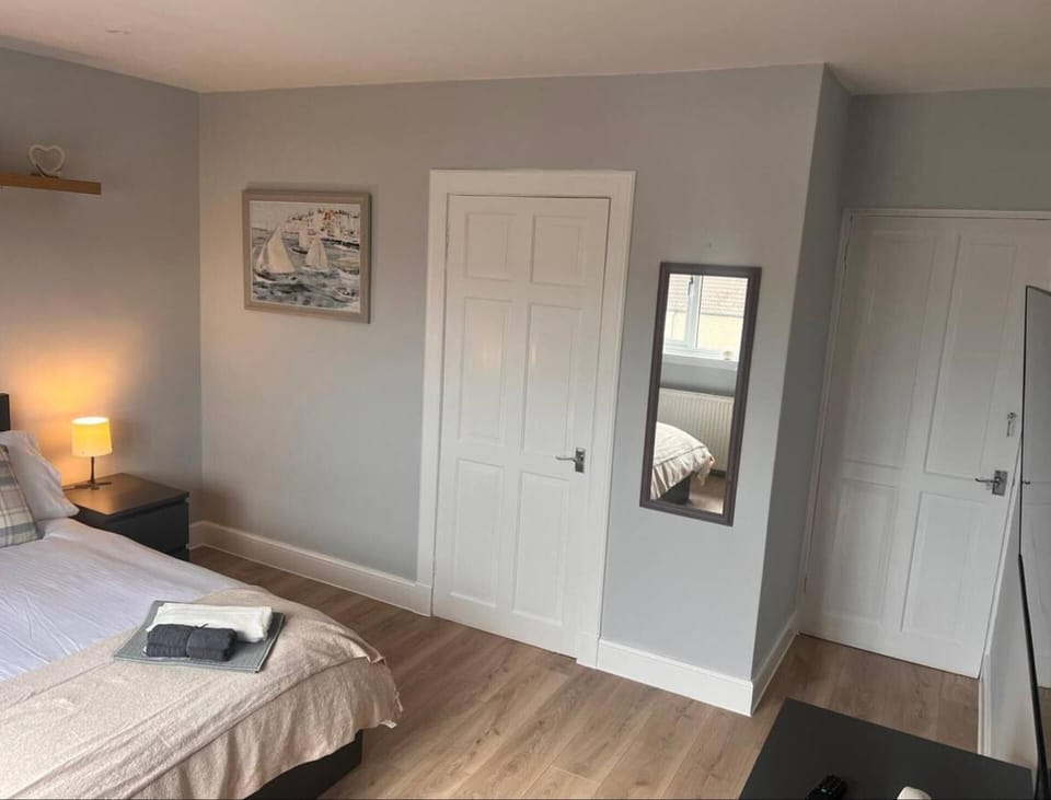 3 bedrooms, WiFi (free), bed sheets