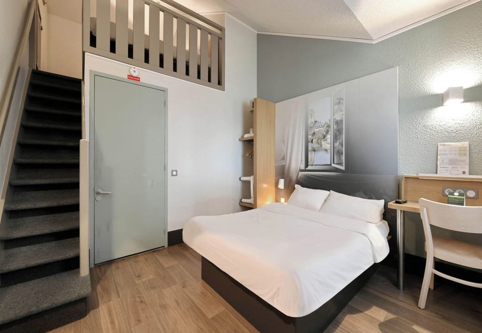 Quadruple Room, Accessible, Non Smoking | Desk, soundproofing, free cribs/infant beds, free WiFi