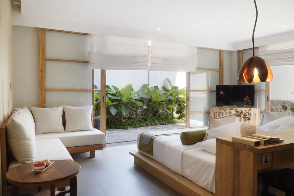 Duplex, 2 Bedrooms, Hot Tub | Premium bedding, pillowtop beds, in-room safe, individually decorated