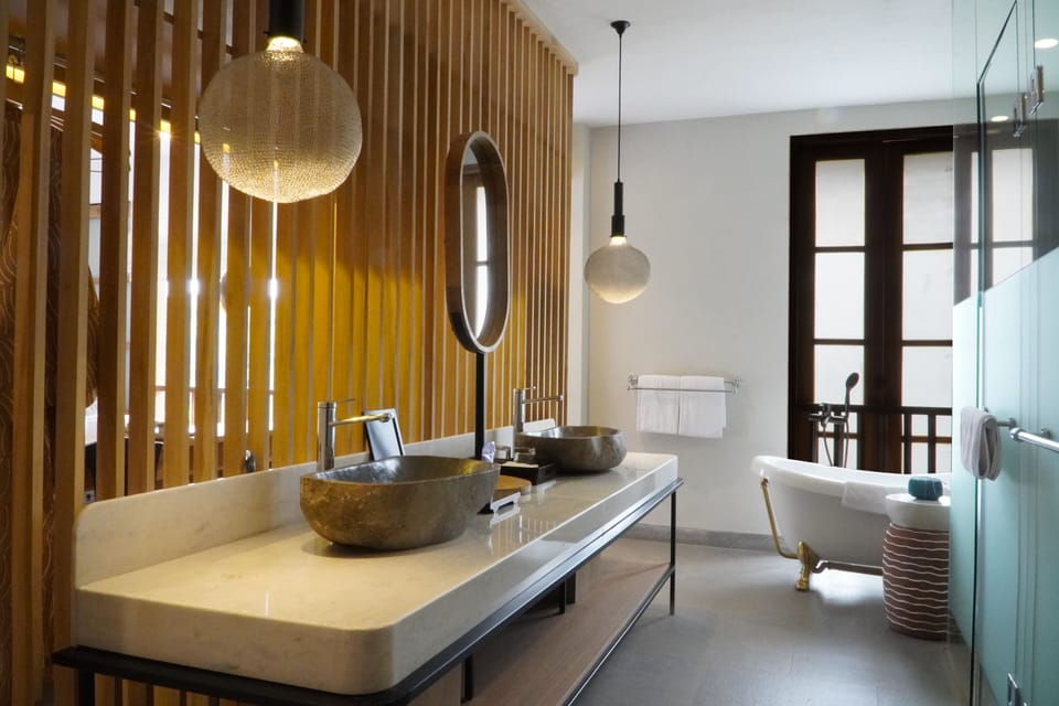 Grand Suite, Valley View | Bathroom | Free toiletries, slippers, towels, soap