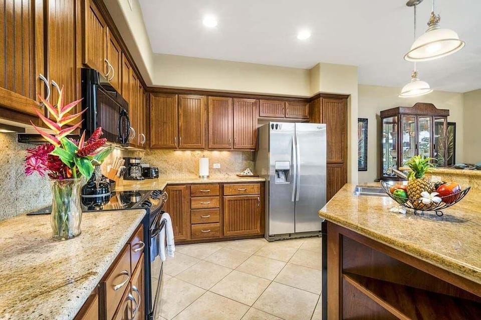Condo, Multiple Beds, Lanai, Mountain View (Golf Villas at Mauna Lani L5) | Private kitchen | Coffee/tea maker, dining table