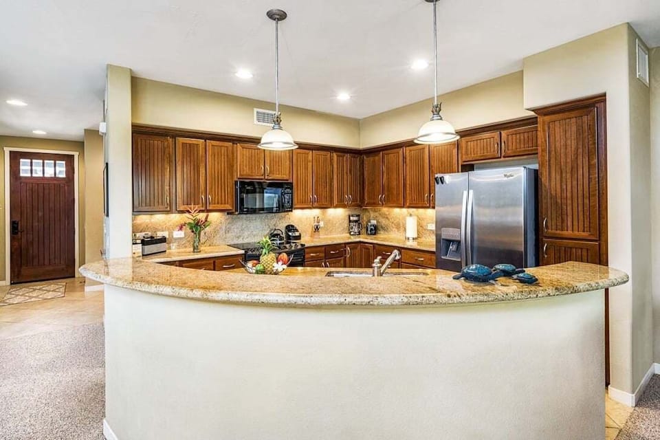 Condo, Multiple Beds, Lanai, Mountain View (Golf Villas at Mauna Lani L5) | Private kitchen | Coffee/tea maker, dining table