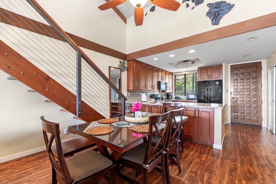 Condo, Multiple Beds, Balcony, Ocean View (Country Club Villas 315) | Dining