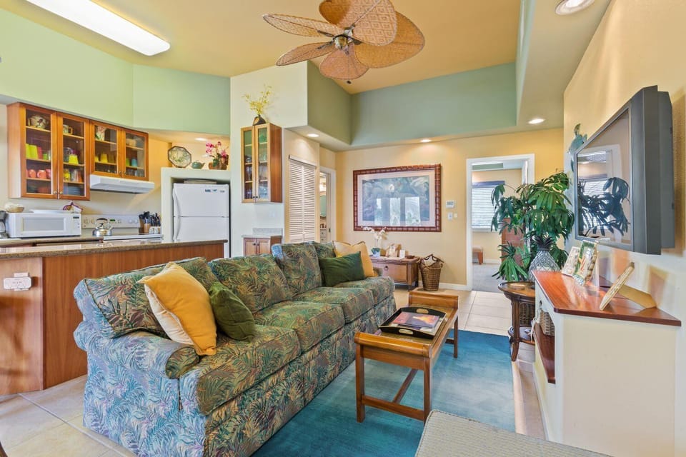 Condo, Multiple Beds, Lanai, Ocean View (Kahaluu Beach Villas 303) | Living area | 42-inch flat-screen TV with digital channels