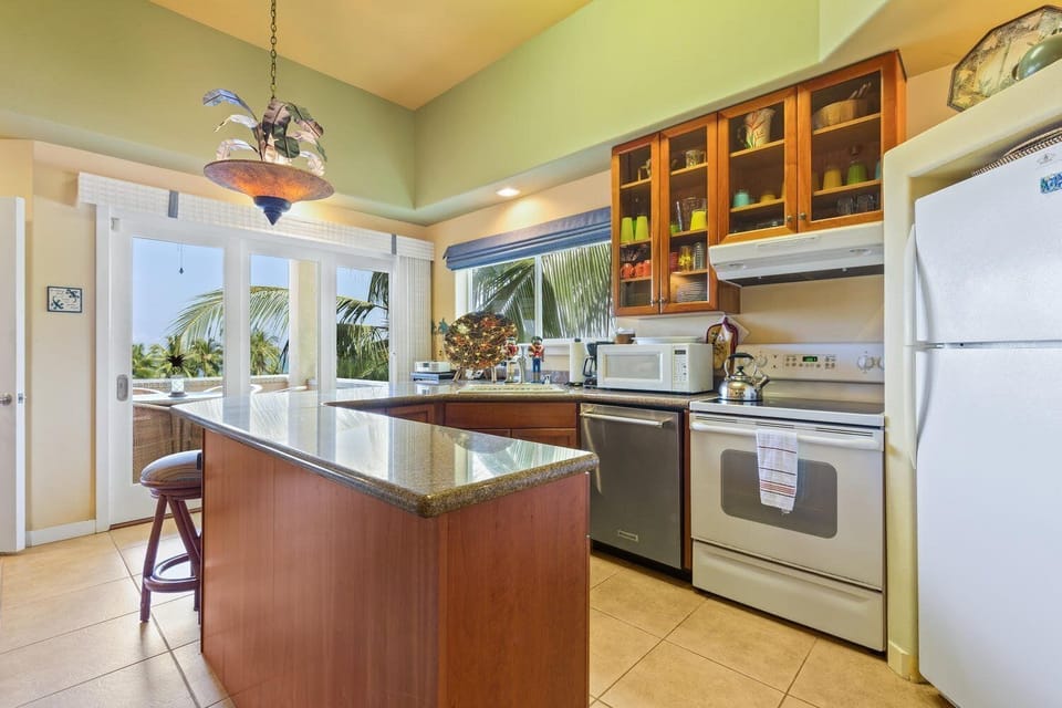 Condo, Multiple Beds, Lanai, Ocean View (Kahaluu Beach Villas 303) | Private kitchen