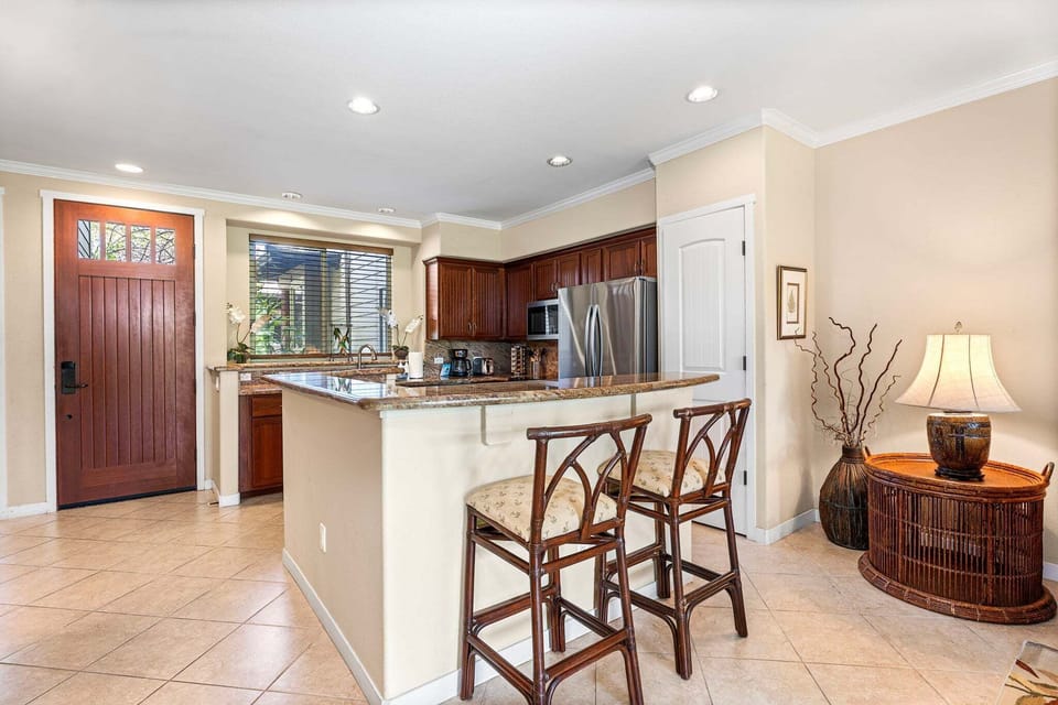 Condo, Multiple Beds, Lanai, Garden View (Golf Villas at Mauna Lani Q2) | Private kitchen | Dining table