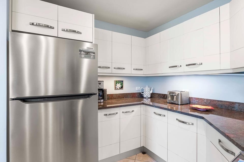 Townhome, Multiple Beds, Lanai, Ocean View (Na Hale O Keauhou N3) | Private kitchen | Fridge, microwave, oven, stovetop