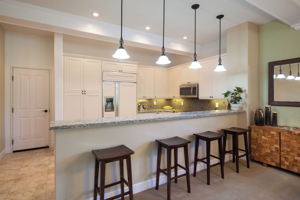 House, Multiple Beds, Lanai, Golf View (Kulalani at Mauna Lani 802) | Private kitchen | Dining table