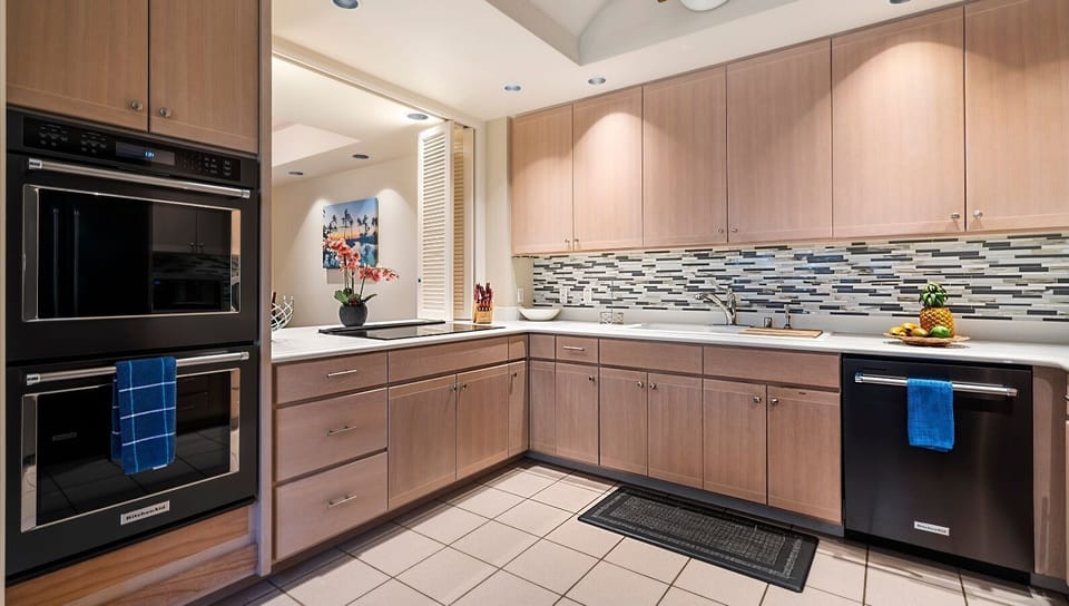 Townhome, Multiple Beds, Lanai, Garden View (Mauna Lani Islands M3) | Private kitchen | Dining table